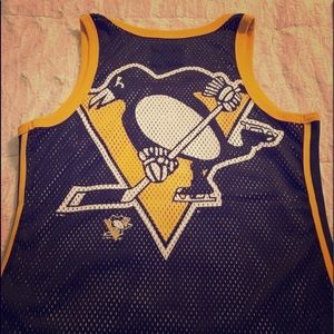 Pittsburgh Penguins vented tank top for ladies.
